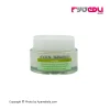 کرم روز آبرسان آون، علاوه بر آبرسانی پوست، چربی های پوست را کنترل کرده و به صورت حالتی مات می دهد.